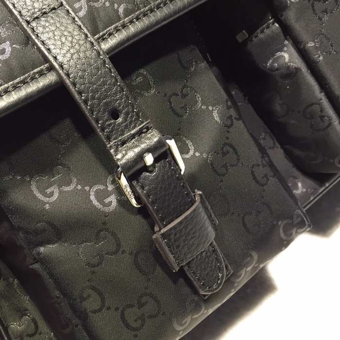 Gucci BagTypeTote Leather messenger bag with clasp Black 01A