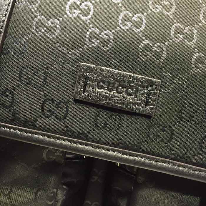Gucci BagTypeTote Leather messenger bag with clasp Black 01A