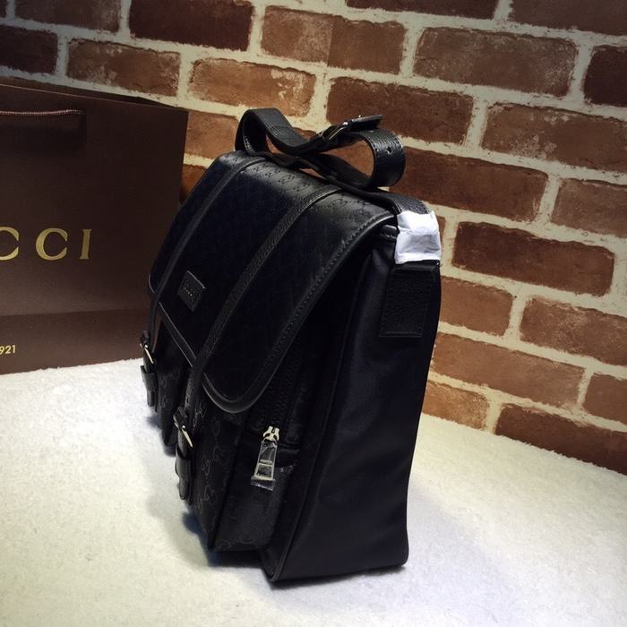 Gucci BagTypeTote Leather messenger bag with clasp Black 01A