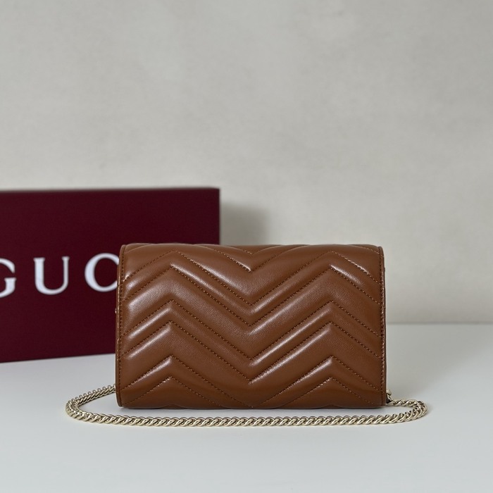Gucci BagTypeTote Quilted Chain Detail Brown 01A