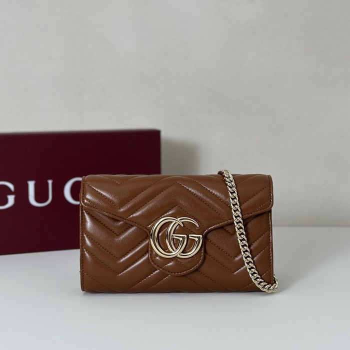 Gucci BagTypeTote Quilted Chain Detail Brown 01A