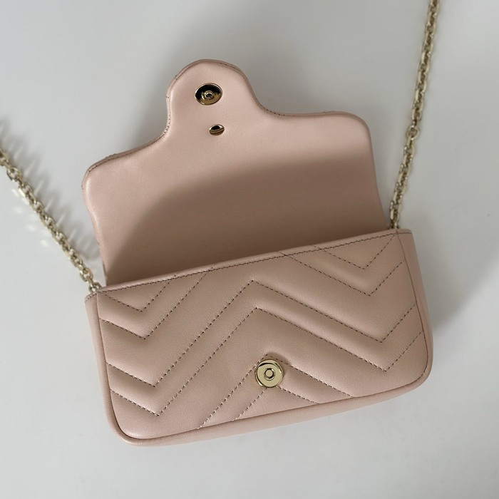 Gucci BagTypeTote Quilted Chain Wallet Beige 01A