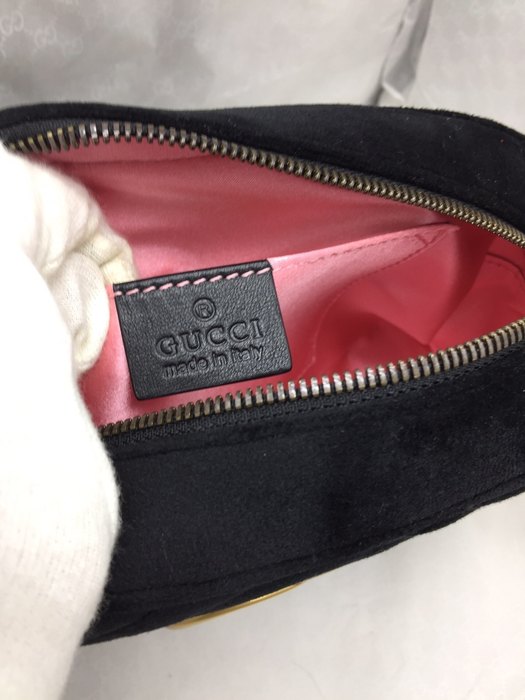 Gucci BagTypeTote Quilted Crossbody Bag Black 01A 4