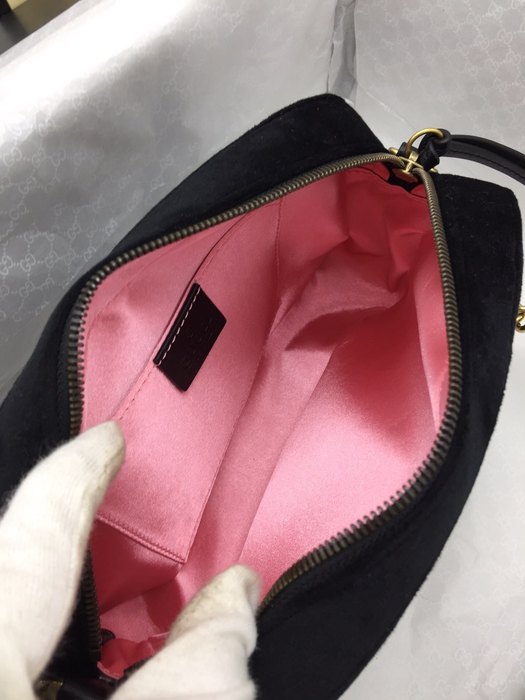 Gucci BagTypeTote Quilted Crossbody Bag Black 01A 4