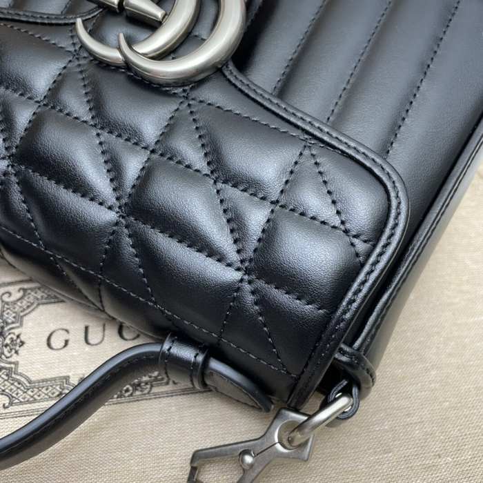 Gucci BagTypeTote Quilted Design Stylish Black 01A
