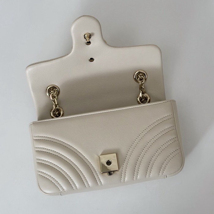 Gucci BagTypeTote Quilted Leather Tote Beige 01A