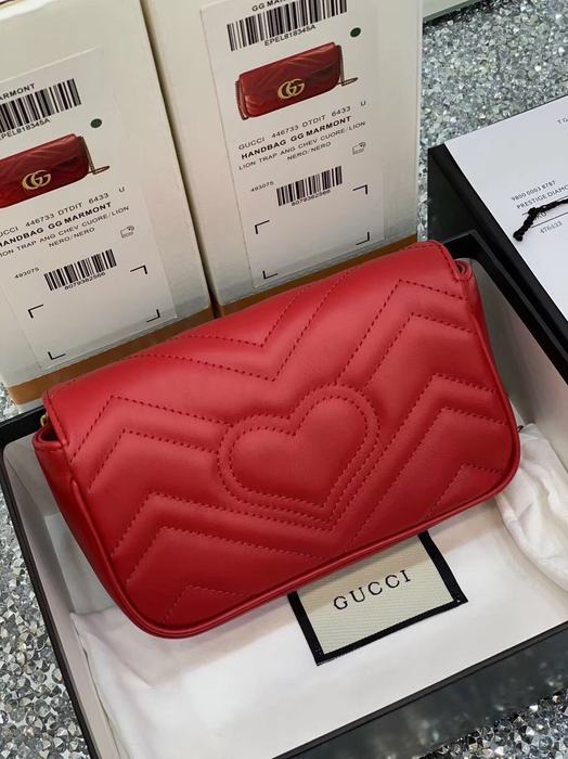 Gucci BagTypeTote Quilted Leather Tote with Chain Strap Black 01A 2