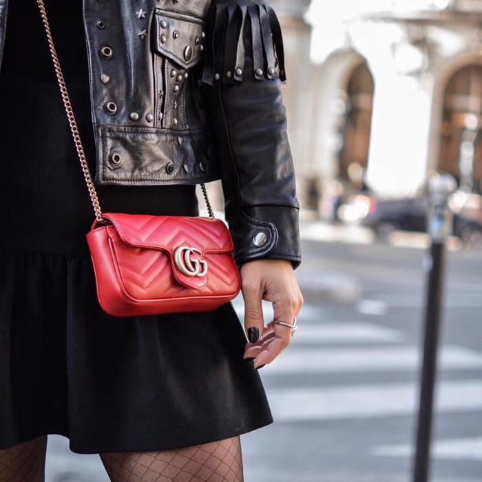 Gucci BagTypeTote Quilted Leather Tote with Chain Strap Black 01A 2