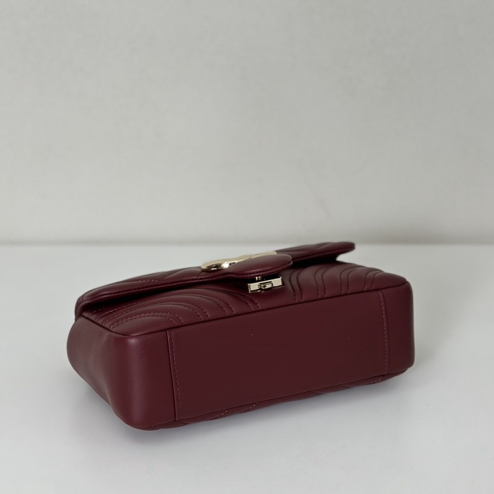 Gucci BagTypeTote Quilted Leather Tote with Chain Strap Burgundy 01A