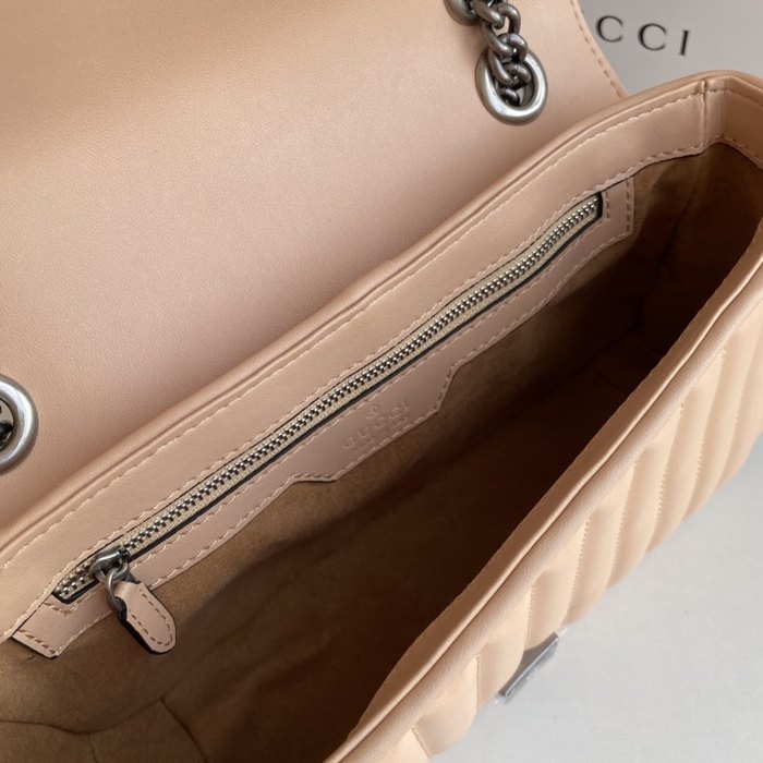 Gucci BagTypeTote Quilted leather tote with chain strap Black 01A