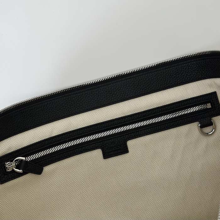 Gucci BagTypeTote Soft Curved Design Tote Black 01A