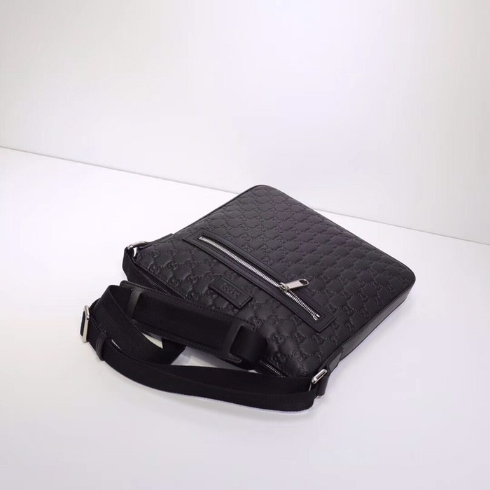 Gucci BagTypeTote Soft Leather Tote with Zip Pocket Black 01A