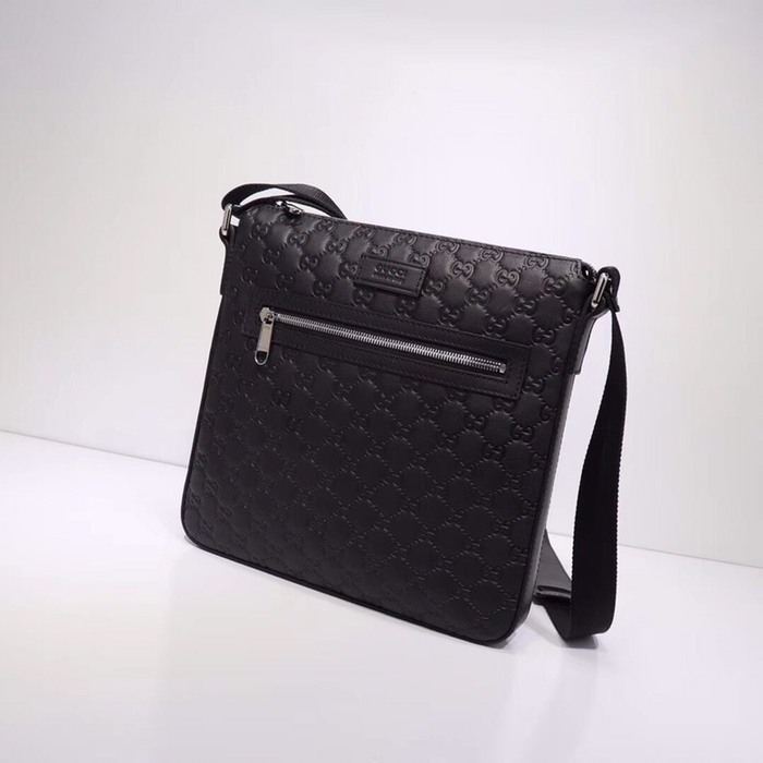 Gucci BagTypeTote Soft Leather Tote with Zip Pocket Black 01A