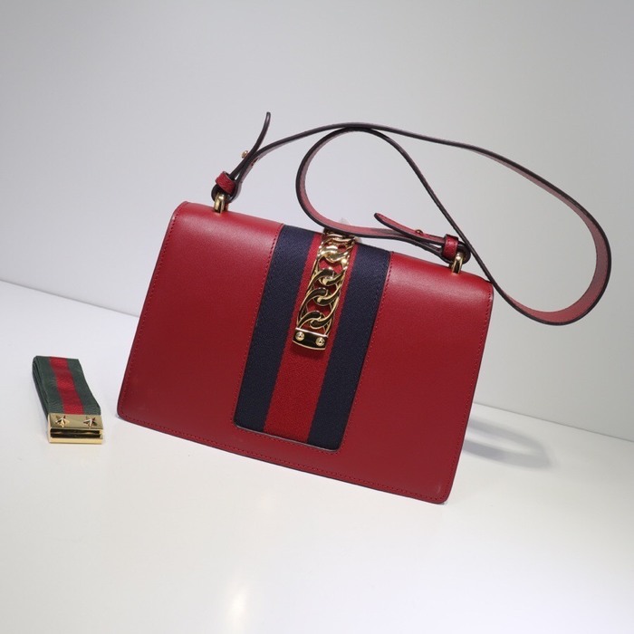 Gucci BagTypeTote Stylish leather tote with elegant hardware Black 01A