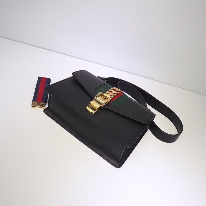 Gucci BagTypeTote Stylish leather tote with elegant hardware Black 01A