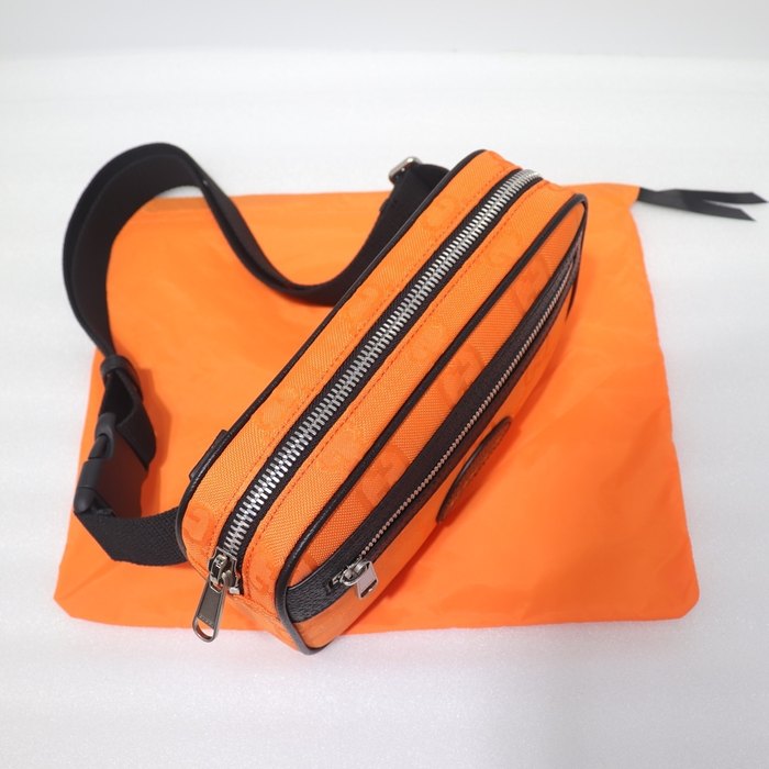 Gucci BagTypeTote bag with zipper and adjustable strap Black 01A