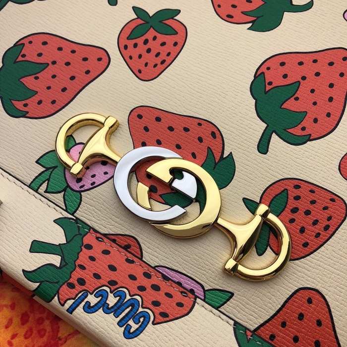 Gucci BagTypeTote canvas tote with playful strawberry print Beige 01A
