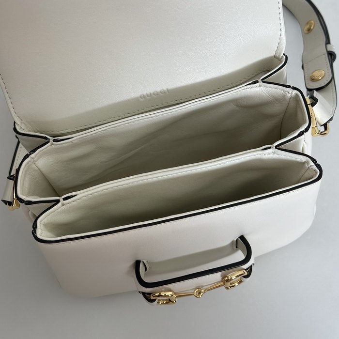 Gucci BagTypeTote compact bag with elegant design White 01A