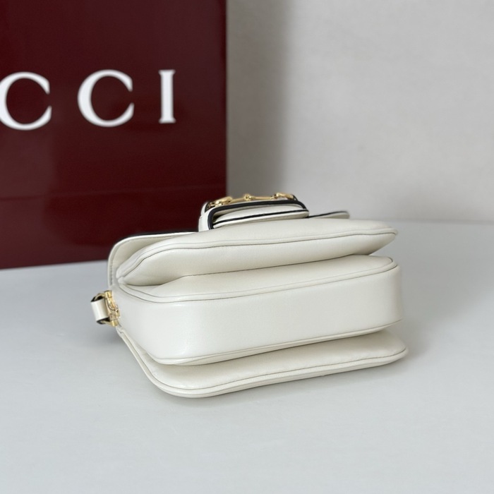 Gucci BagTypeTote compact bag with elegant design White 01A