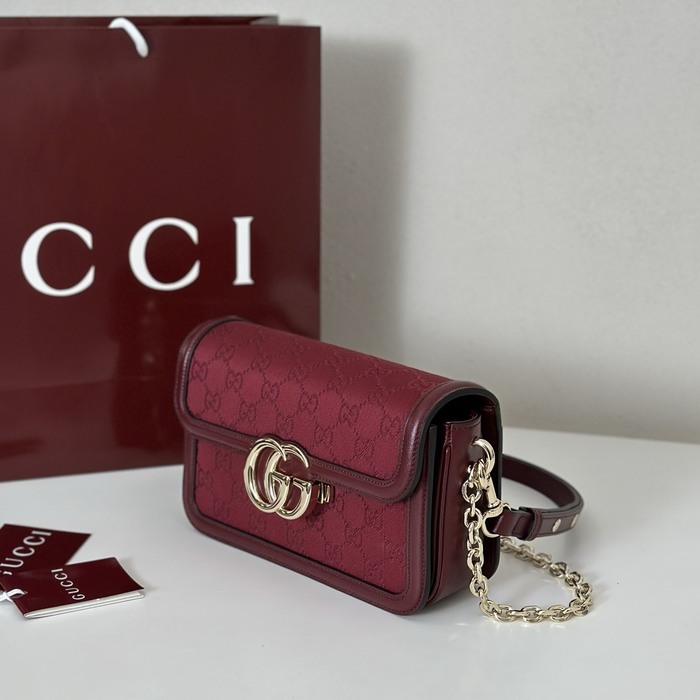 Gucci BagTypeTote compact crossbody bag with chain strap Burgundy 01A