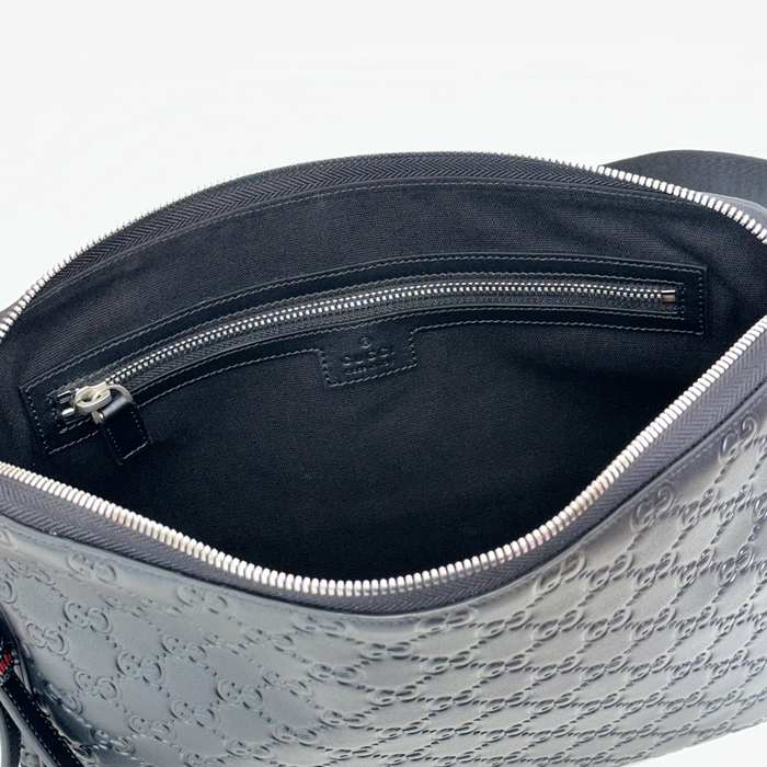 Gucci BagTypeTote compact leather tote bag with zipper closure Black 01A