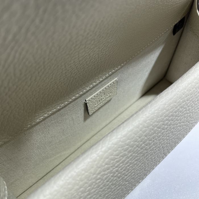 Gucci BagTypeTote elegant and structured tote features Gold 01A