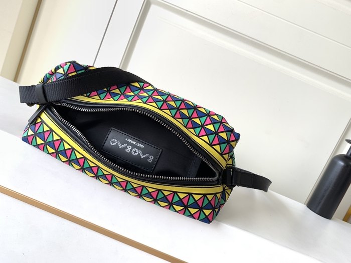 Issey Miyake BagTypeTote colorful geometric pattern tote with dual handles Black 01A