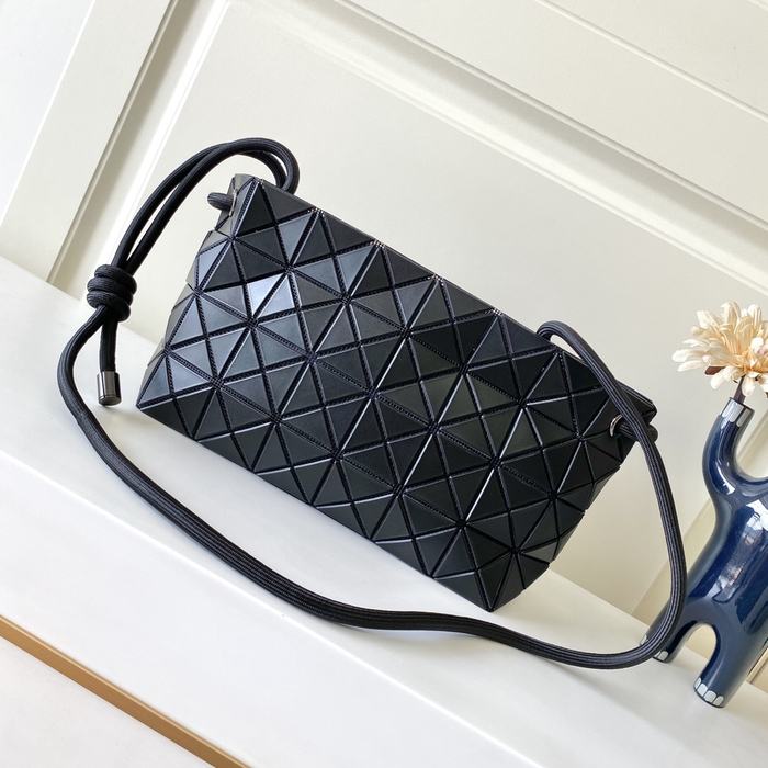 Issey Miyake BagTypeTote geometric design bag White 01A