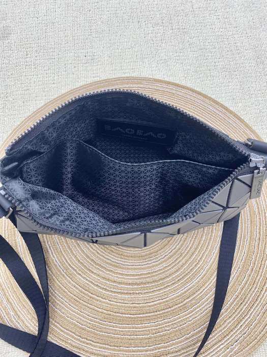 Issey Miyake BagTypeTote geometric design compact size Blue 01A