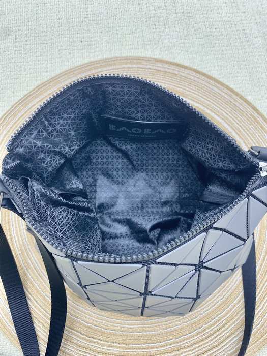 Issey Miyake BagTypeTote geometric design compact size Blue 01A