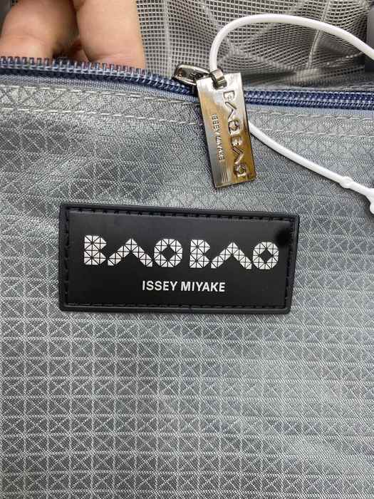 Issey Miyake BagTypeTote geometric design lightweight White 01A