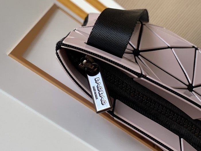 Issey Miyake BagTypeTote geometric design plastic tote Grey 01A