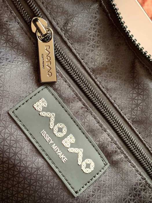 Issey Miyake BagTypeTote geometric design plastic tote Grey 01A