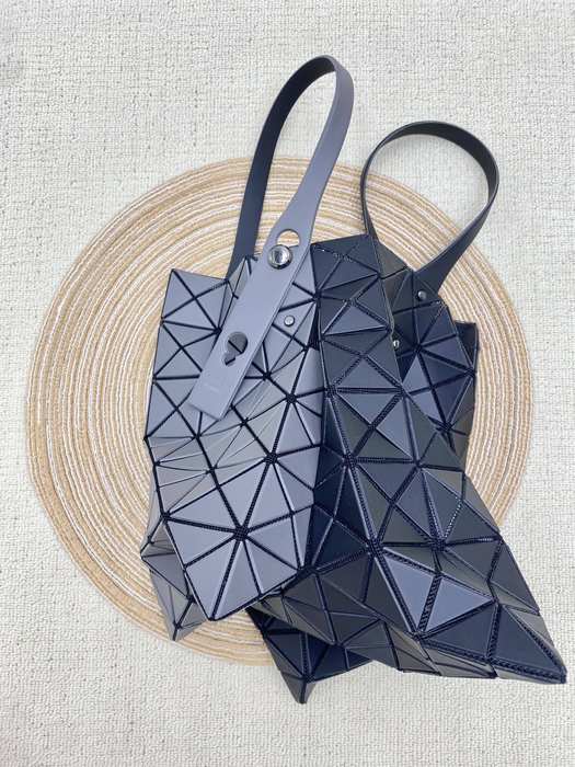 Issey Miyake BagTypeTote geometric design soft material Beige 01A