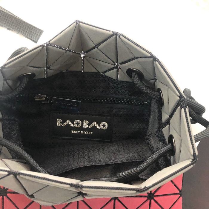 Issey Miyake BagTypeTote geometric design tote Black 01A