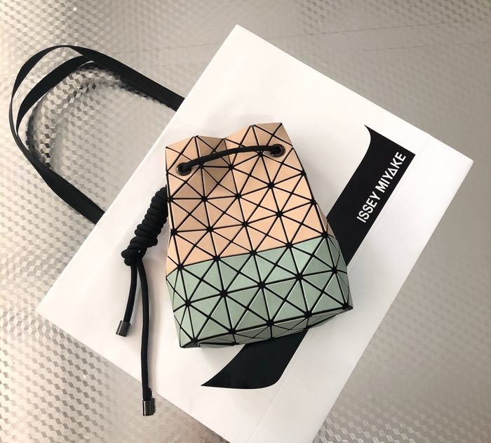 Issey Miyake BagTypeTote geometric design tote Black 01A