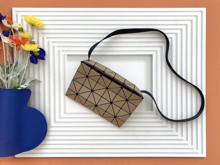 Issey Miyake BagTypeTote geometric design tote Tan 01A