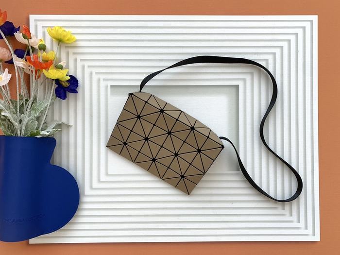 Issey Miyake BagTypeTote geometric design tote Tan 01A