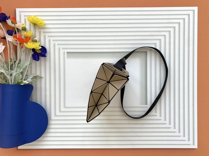 Issey Miyake BagTypeTote geometric design tote Tan 01A