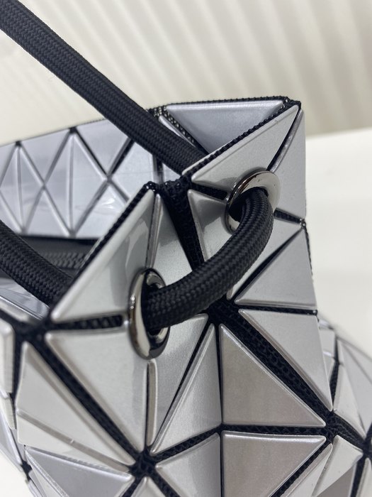 Issey Miyake BagTypeTote geometric design tote White 01A 2