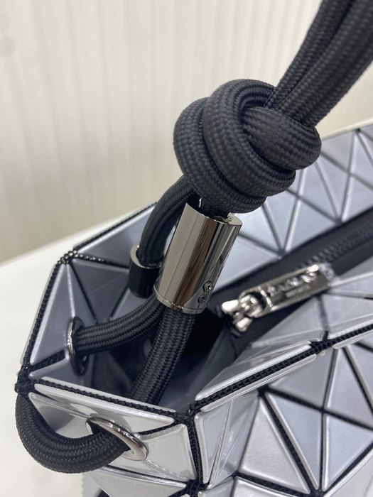 Issey Miyake BagTypeTote geometric design tote White 01A 2