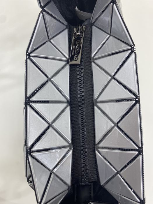 Issey Miyake BagTypeTote geometric design tote White 01A 2