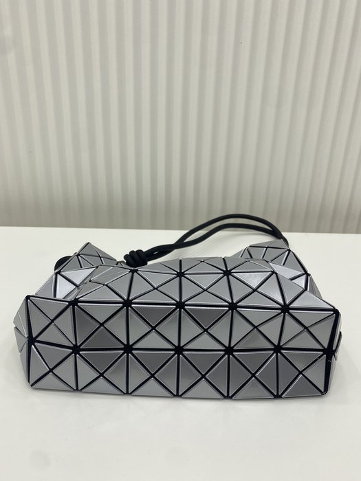Issey Miyake BagTypeTote geometric design tote White 01A 2