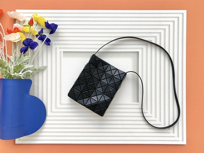 Issey Miyake BagTypeTote geometric design tote bag Black 01A 2