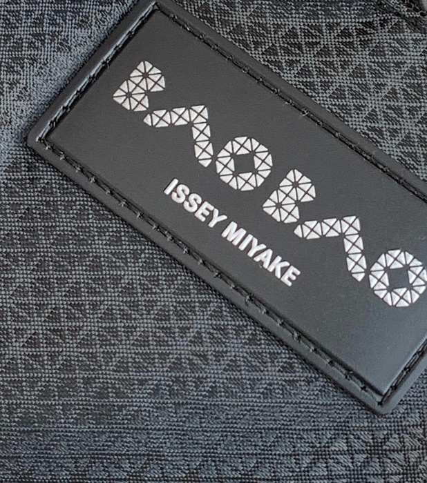 Issey Miyake BagTypeTote geometric design tote bag Black 01A 2