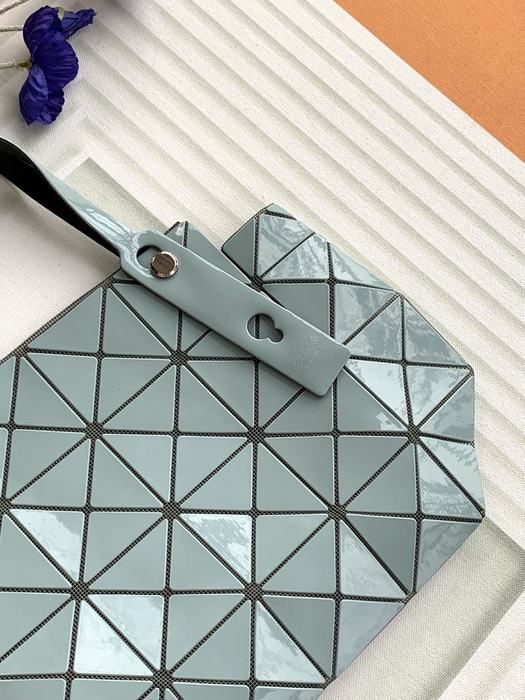 Issey Miyake BagTypeTote geometric design tote bag Burgundy 01A