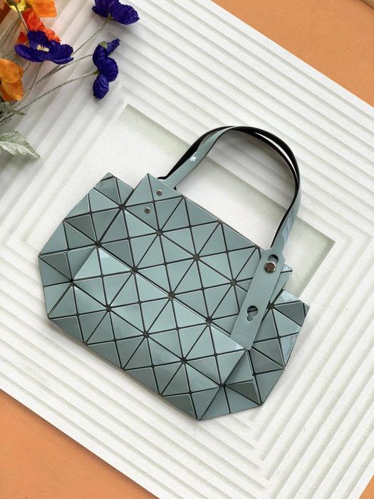 Issey Miyake BagTypeTote geometric design tote bag Burgundy 01A