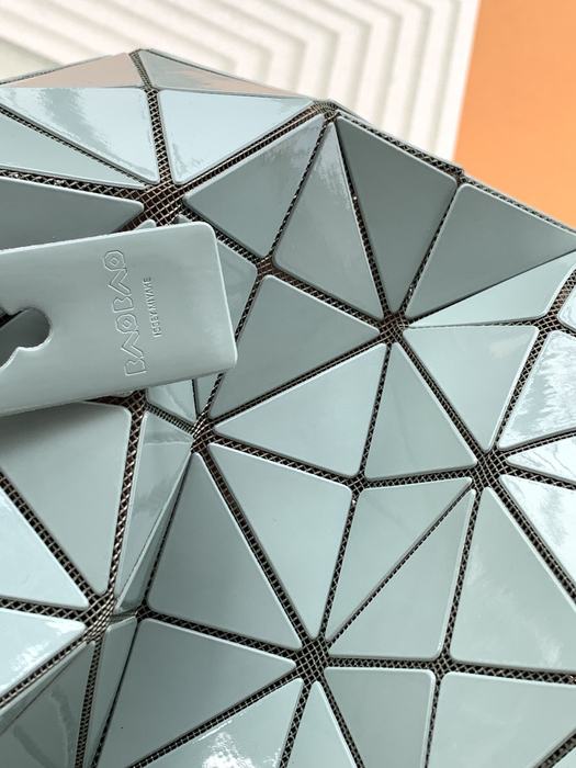 Issey Miyake BagTypeTote geometric design tote bag Burgundy 01A