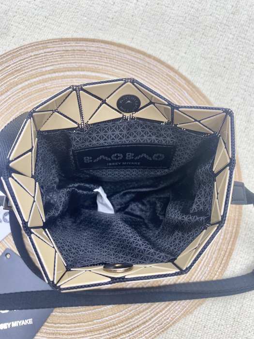 Issey Miyake BagTypeTote geometric design tote bag Green 01A