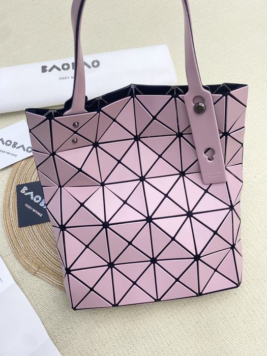 Issey Miyake BagTypeTote geometric design tote bag Grey 01A